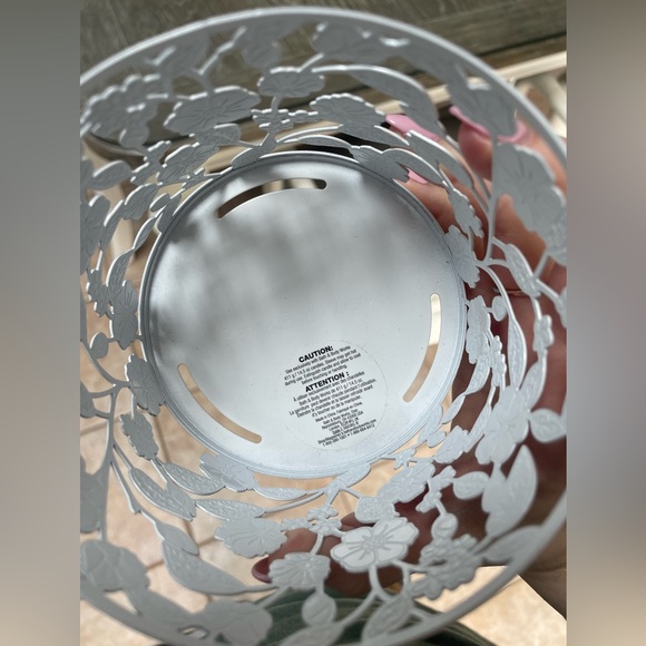 Bath & Body Works “Flower Toss” Floral 3 Wick Candle Holder - Picture 7 of 12